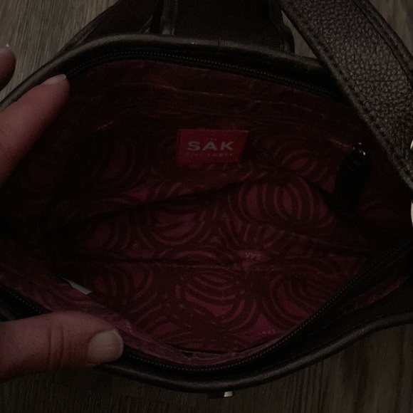 The Sak Pink Label 💯 % Leather Metallic Dark Silver/Brown Shoulder Purse 👛. - Picture 11 of 13